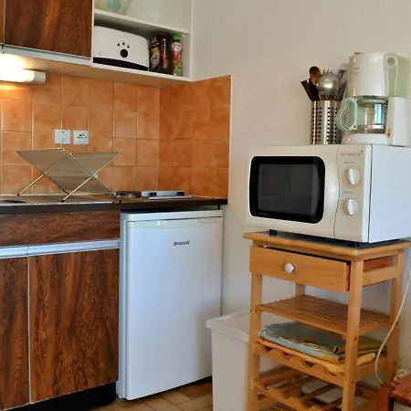 Le Lavandou, 1 Piece, 4 Personnes - Fr-1-251-315 Apartment Le Lavandou